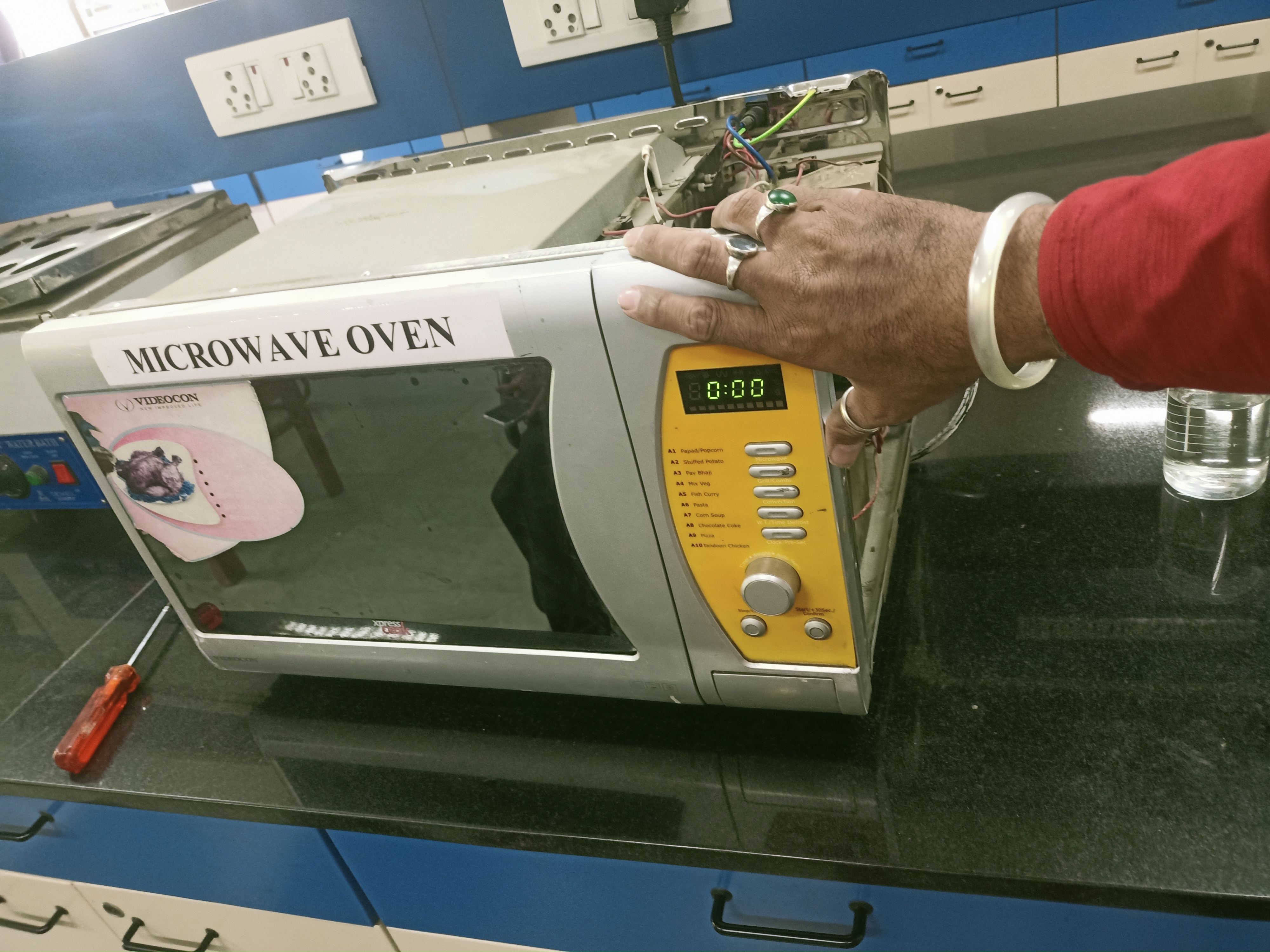 Microwave Oven Service in Uttam Nagar | Expert Repair & Installation